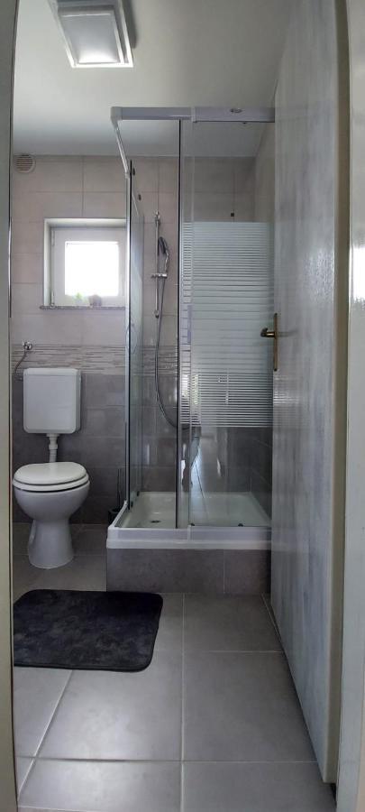 Zrinec Apartment วีร์ ภายนอก รูปภาพ