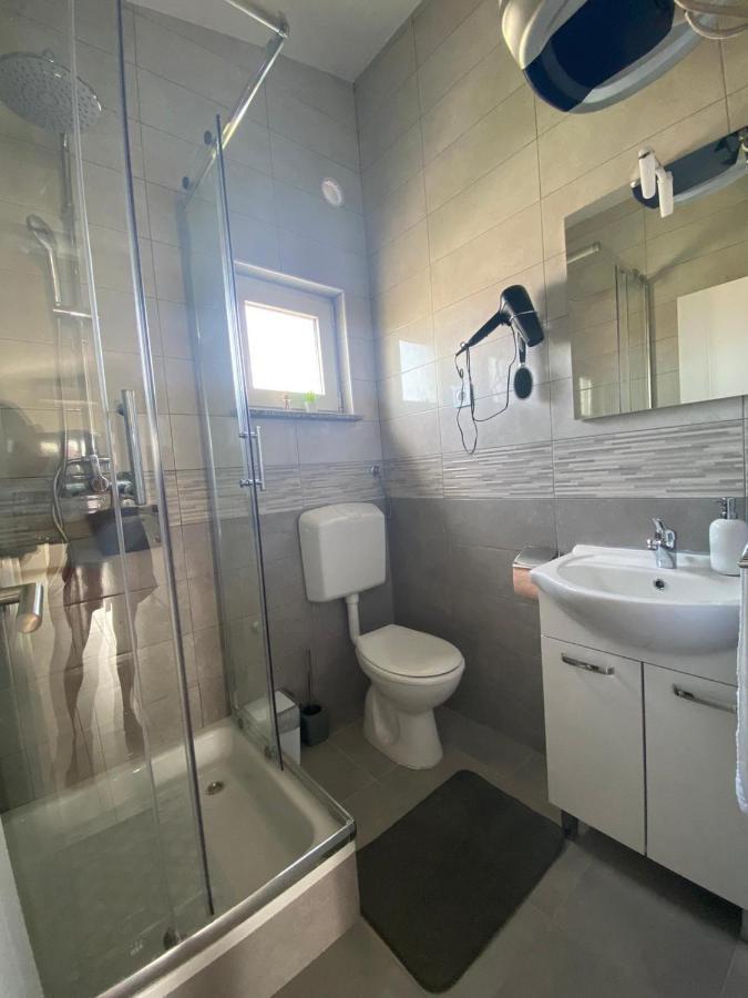 Zrinec Apartment วีร์ ภายนอก รูปภาพ