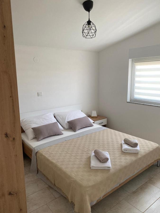 Zrinec Apartment วีร์ ภายนอก รูปภาพ