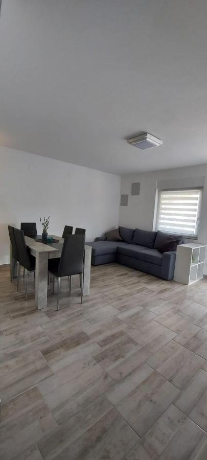 Zrinec Apartment วีร์ ภายนอก รูปภาพ