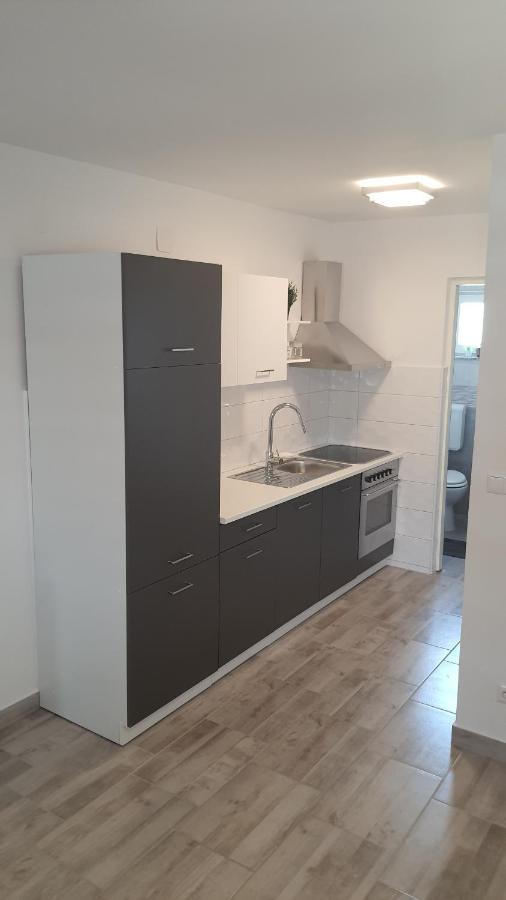 Zrinec Apartment วีร์ ภายนอก รูปภาพ